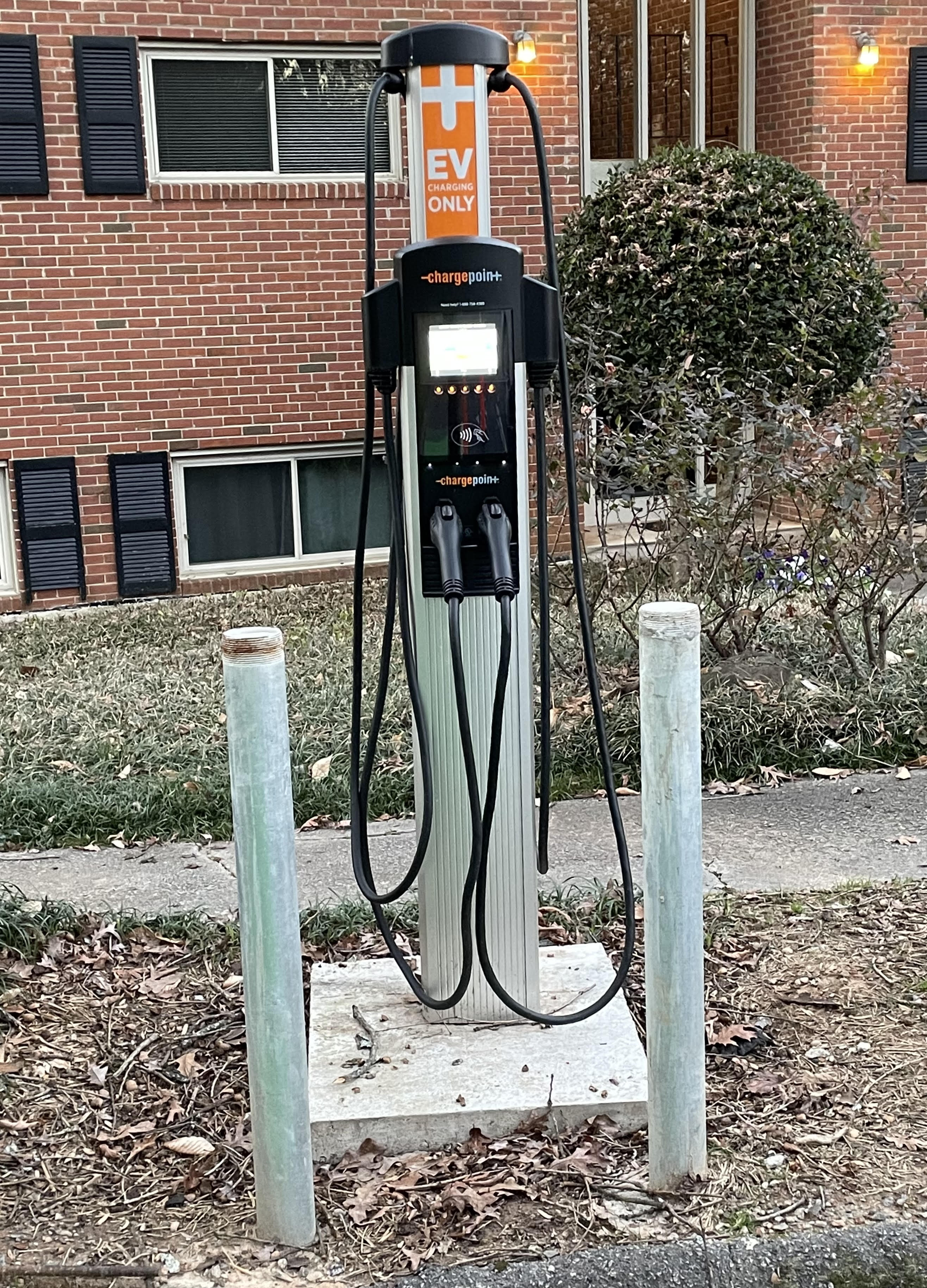 Picture of the Emory Gardens charging station.